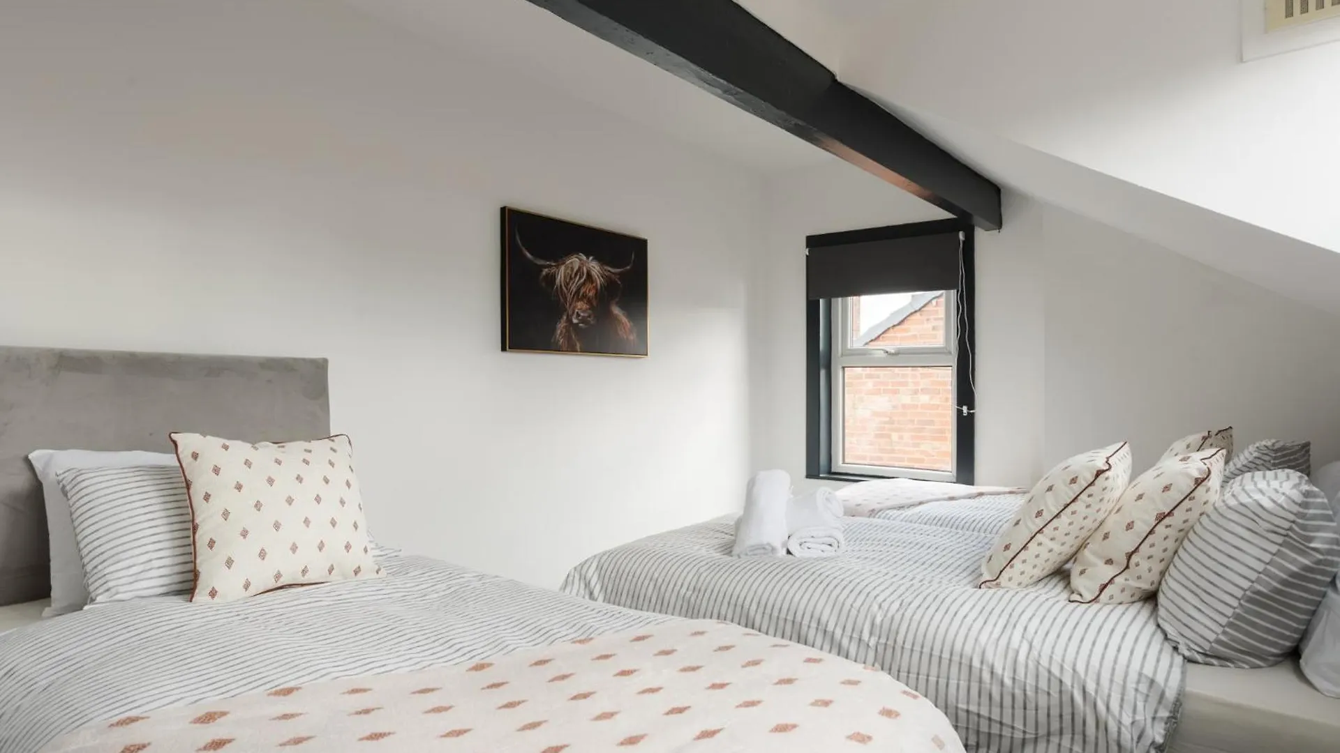 Spacious Three-Bedroom Apartment In Leeds Leeds  0*, Leeds (West Yorkshire)