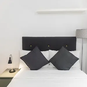  Apartment Centre New