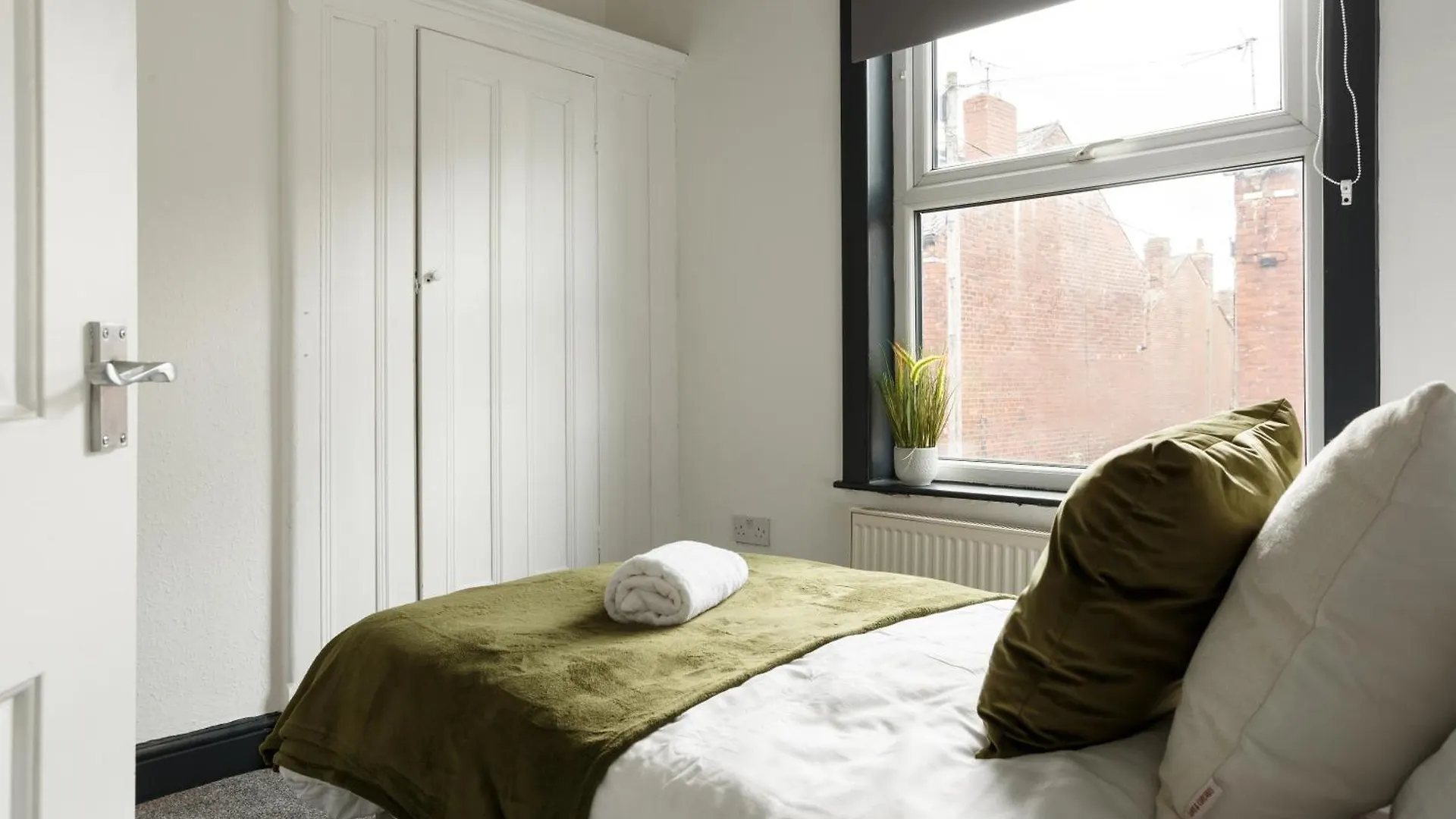 Spacious Three-Bedroom Apartment In Leeds Leeds  Wielka Brytania